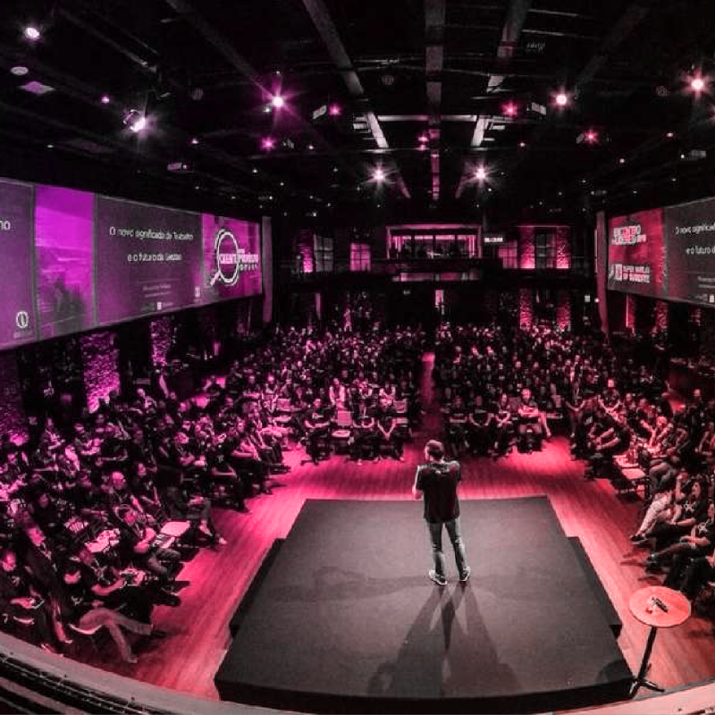 إدارة الفعاليات والمبادرات الداخلية للموظفين